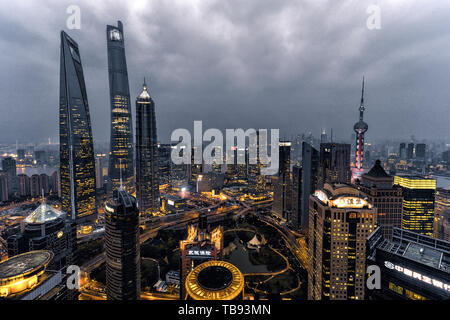 Abend Nacht Lujiazui Stadt in Shanghai Stockfoto