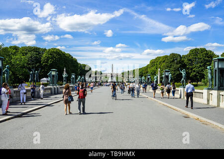 Frogner Park mit den Skulpturen erstellt von Gustav Vigeland ist die beliebteste Touristenattraktion in Norwegen. Oslo, Norwegen, August 2018 Stockfoto