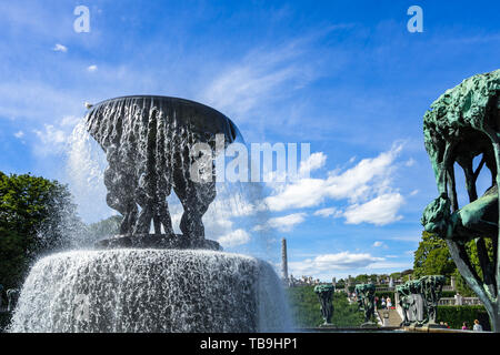 Nahaufnahme der monumentale Bronze Brunnen von Gustav Vigeland in Frogner Park, Oslo, Norwegen konzipiert Stockfoto