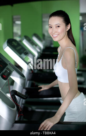 Fitness im Fitnessbereich Stockfoto