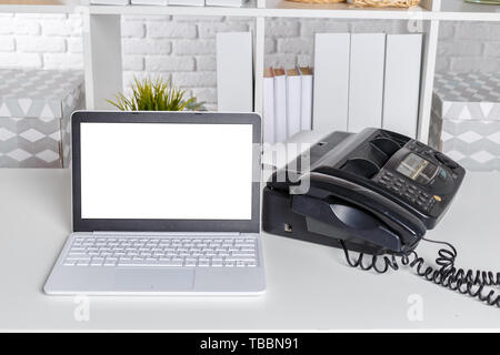 Alte Faxgerät auf dem Tisch Stockfoto