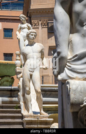 Details der Praetorian Brunnen (Italienisch: Fontana Pretoria) in Palermo, Sizilien, Italien Stockfoto