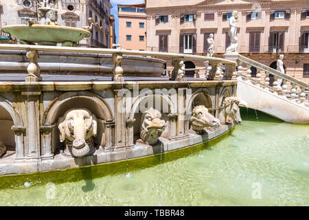 Praetorian Brunnen (Italienisch: Fontana Pretoria) auf der Piazza Pretoria in Palermo, Sizilien, Italien Stockfoto