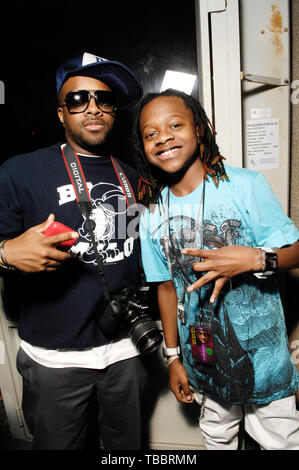 (L - R) Jermaine Dupri und Lil Chuckee backstage in der Lil Wayne" Ich bin Musik Tour" am Gibson Amphitheater am 29. März 2009 in Los Angeles. Stockfoto