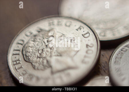 Stapel von Britischen 10 Pence Münze Stockfoto