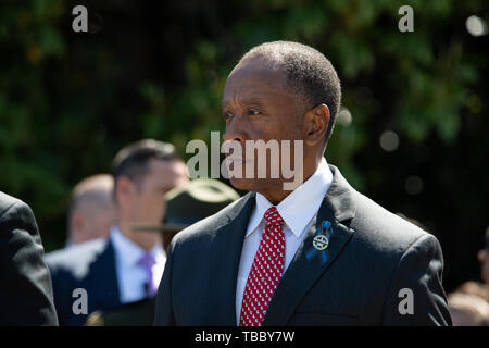 U.S. Marshals Direktor Donald Washington besucht die 38. jährlichen nationalen Frieden Offiziere Trauerfeier auf dem Rasen der U.S. Capitol Gebäude, 15. Mai 2019 in Washington, DC. Stockfoto