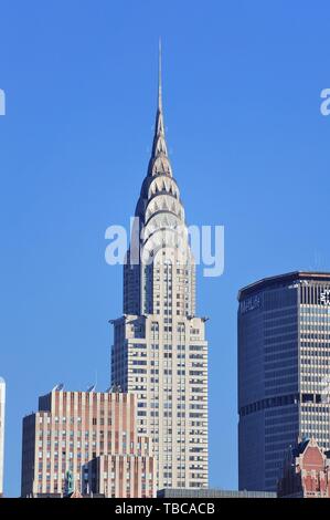 NEW YORK CITY, NY, USA - Jun 10: Chrysler Building in Midtown Manhattan am Juli 10, 2011, New York City. Chrysler Gebäude wurde von dem Architekten William Van Alena als Art Deco Architektur in uns entwickelt. Stockfoto