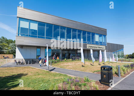 Littlehampton Welle, eine neue moderne Freizeitanlage von Freiheit Freizeitaktivitäten mit Fitnessraum, Swimmingpool und eine Sporthalle in Littlehampton, West Sussex, England, UK. Stockfoto