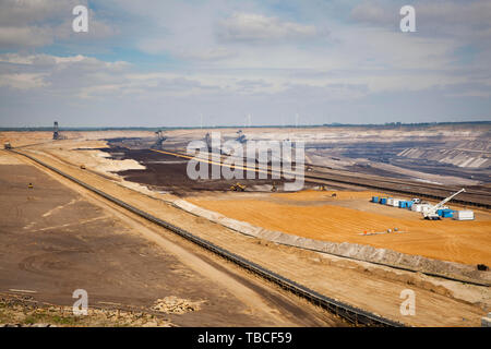 Braunkohle Garzweiler in der Nähe von Juechen, Deutschland. Braunkohletagebau Garzweiler bei Juechen, Deutschland. Stockfoto