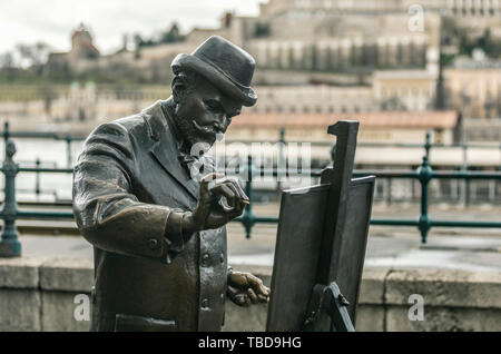 BUDAPEST, Ungarn - 24 August, 2018: das Monument von Ignatius Roshkovich stehen an der Küste von Donau Stockfoto