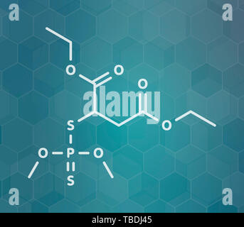 Malathion Insektizid Molekül. Verwendet Kopfläuse zu behandeln, Körper Läuse, Krätze und in der Landwirtschaft. Weiß Skelett Formel auf dunklen blaugrün Verlaufshintergrund mit hexagonalen Muster. Stockfoto