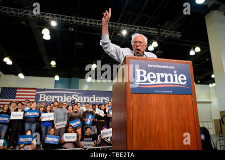 Pasadena, USA. 31. Mai, 2019. Der US-Senator und Präsidentschaftskandidat, Bernie Sanders, spricht auf einer Wahlkampfveranstaltung in Pasadena, Kalifornien. Der 2020 Präsidentschaftskandidat sprach mit Anhänger an das Pasadena Convention Center. Dieses Wochenende Sanders wird auch die 2019 Kalifornien demokratischen Partei State Convention in San Francisco besuchen. Credit: SOPA Images Limited/Alamy leben Nachrichten Stockfoto