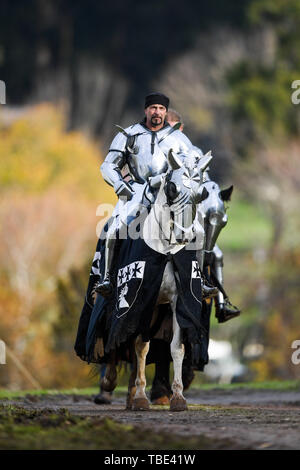 Baw Baw, Victoria, Australien. 01 Juni, 2019. ; Medieval Jousting Weltmeisterschaften; Cliff Marisma von Australien bereitet für die Welt Jousting Meisterschaft Credit: Aktion Plus Sport Bilder/Alamy leben Nachrichten Stockfoto