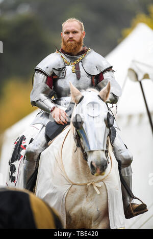 Baw Baw, Victoria, Australien. 01 Juni, 2019. ; Medieval Jousting Weltmeisterschaften; Andrei Kamin von Russland bereitet sich auf die World Jousting Meisterschaft Credit: Aktion Plus Sport Bilder/Alamy leben Nachrichten Stockfoto