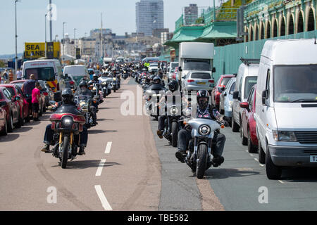 Brighton, UK. Samstag, den 1. Juni 2019. Tausende von Hells Angels Biker nehmen an einer dreitägigen Veranstaltung zum 50-jährigen Jubiläum des Clubs in Großbritannien bei Madeira drive Brighton, © Jason Richardson/Alamy leben Nachrichten Stockfoto