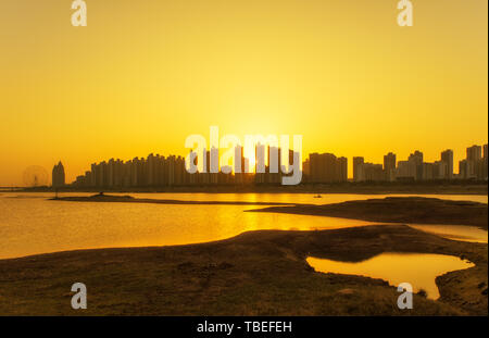 Red Valley Beach Skyline Sonnenuntergang in Nanchang Stockfoto