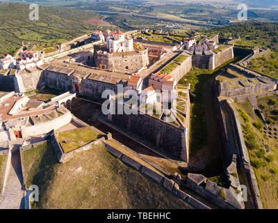 Malerische Luftaufnahme von Star fort von La Lippe (Nossa Senhora da graca Fort) oben auf dem Monte da Graca in der Nähe von Elvas, Portugal Stockfoto