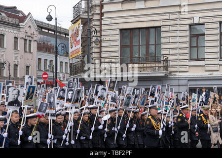 Wladiwostok, Primorski Krai - Mai 9, 2019: Patriotische Aktion 'Unsterblichen Regiment' Stockfoto