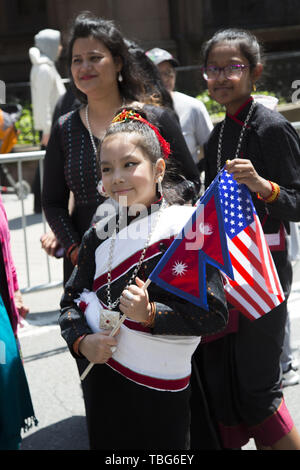 4. jährliche Nepal Day Parade im Jahr 2019 an der Madison Avenue in New York City. Stockfoto