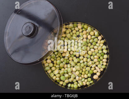 Gerät für die Keimung von Samen und erhalten nützliche Sprossen für Salate Stockfoto