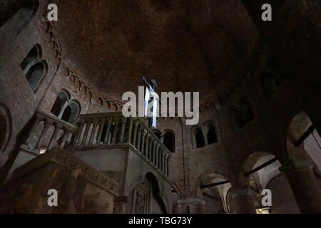 Eine Rekonstruktion der Kirche des Heiligen Grabes in Jerusalem in der Basilica di Santo Stefano, Bologna, Italien Stockfoto