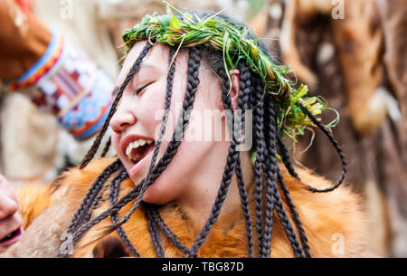 Kamtschatka, Russland - September 09, 2017: Ureinwohner Kamtschatkas tanzen auf dance Marathon. Fest der Aborigines von Kamtschatka 'Alhalalay'. Stockfoto