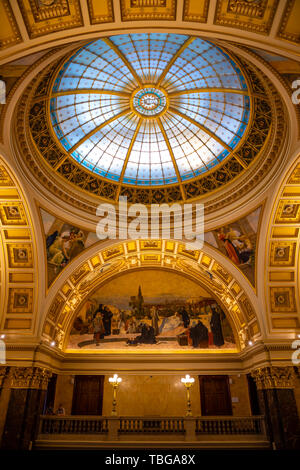 Dach des Pantheon im Nationalmuseum im neo-renaissance Stil, zuletzt im Jahr 2018 renoviert, auf dem Wenzelsplatz in Prag, Tschechische Republik Stockfoto