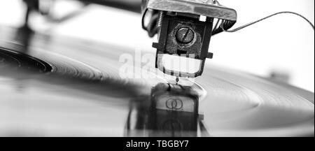 Die alte verstaubte vinyl Turntable Player Stockfoto