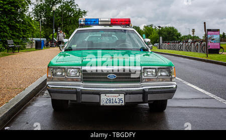 Vintage San Diego California Highway Patrol Polizei Wagen außerhalb des Jefferson Memorial in Washington, DC, USA am 13. Mai 2019 geparkt Stockfoto