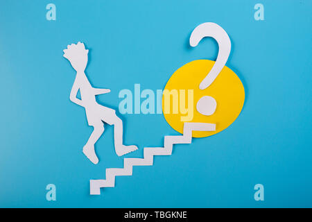 Läufer laufen die Treppe hinauf in Richtung leinenbluse Mark Stockfoto