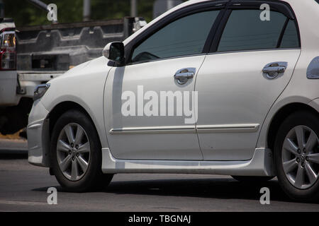 Chiangmai, Thailand - 21. Mai 2019: mit dem eigenen Auto, dem Toyota Corolla Altis. Auf der straße Nr. 1001, 8 km von Chiang Mai City. Stockfoto