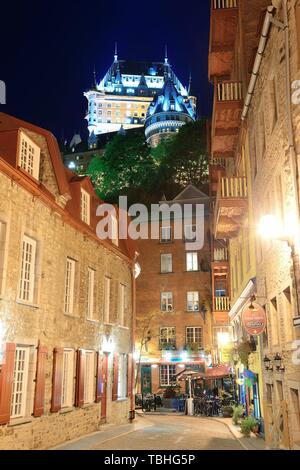 QUEBEC CITY, KANADA - SEP 10: Street View bei Nacht am 10. September 2012 in Quebec City, Kanada. Als die Hauptstadt der kanadischen Provinz Quebec, es ist eine der ältesten Städte in Nordamerika. Stockfoto