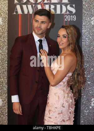 Stephanie Davis und Owen Warner an der British Soap Awards 2019 am Lyric Theatre im Lowry in Manchester statt. Stockfoto