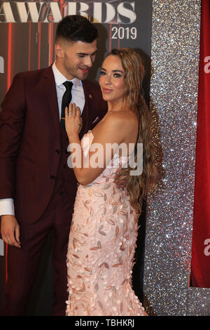 Stephanie Davis und Owen Warner an der British Soap Awards 2019 am Lyric Theatre im Lowry in Manchester statt. Stockfoto