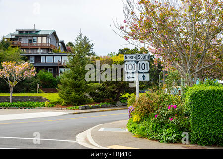 US 101 verläuft entlang der Westküste der Vereinigten Staaten. Altstadt Bandon. Bandon, Oregon Stockfoto