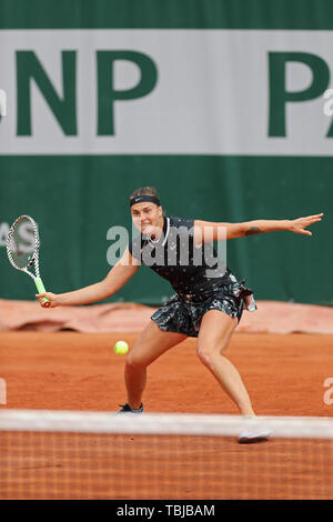 Paris, Frankreich, 30. Mai. Aryna Sabalenka (BLR) gibt die das während des French Open Tennis im Stade Roland-Garros, Paris am Donnerstag, den 30. Mai 2019. (Credit: Jon Bromley | MI Nachrichten) Stockfoto