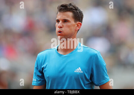 Paris, Frankreich, 30. Mai. Dominic Thiem (AUT) spürt den Druck von Alexander Bublik (KAZ) während der French Open Tennis im Stade Roland-Garros, Paris am Donnerstag, den 30. Mai 2019. (Credit: Jon Bromley | MI Nachrichten) Stockfoto