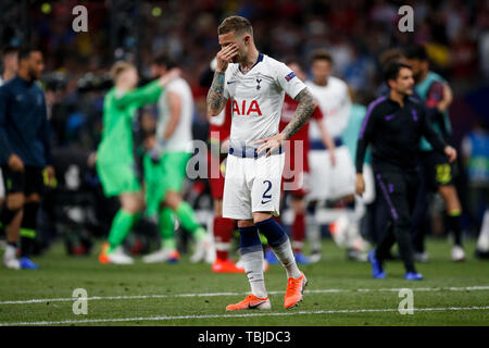 Madrid, Spanien. 01 Juni, 2019. Kieran Trippier von Tottenham Hotspur sieht niedergeschlagen Nach der UEFA Champions League Finale zwischen den Tottenham Hotspur und Liverpool an Wanda Metropolitano am 1. Juni 2019 in Madrid, Spanien. (Foto von Daniel Chesterton/phcimages.com) Credit: PHC Images/Alamy leben Nachrichten Stockfoto