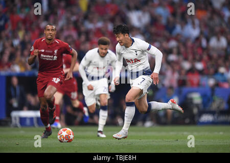 Madrid, Spanien. 01 Juni, 2019. Joel Matip (Liverpool, l.) versus Heung-min Sohn (Tottenham, r). Fußball: UEFA Champions League Finale 2019: Tottenham Hotspurs vs FC Liverpool, Madrid, Juni 1, 2019 | Verwendung der weltweiten Kredit: dpa/Alamy leben Nachrichten Stockfoto