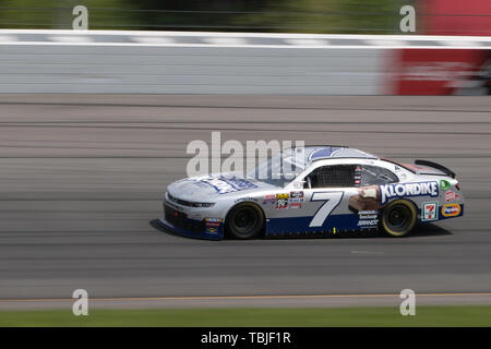 Juni 01, 2019: NASCAR WDR-Serie Treiber Justin Allgaier (#7) runden ein während die Pocono Grün 250 NASCAR Xfinity Serie Rennen bei Pocono Raceway in langen Teich, PA Daniel Lea/CSM drehen Stockfoto