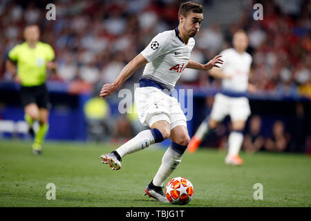 Madrid, Spanien. 01 Juni, 2019. Tottenham Hotspur FC Harry Winks in Aktion während der letzten Runde des UEFA Champions League Match zwischen Tottenham Hotspur FC und FC Liverpool an Wanda Metropolitano Stadion in Madrid gesehen. Final Score: Tottenham Hotspur FC 0 - 2 FC Liverpool. Credit: SOPA Images Limited/Alamy leben Nachrichten Stockfoto