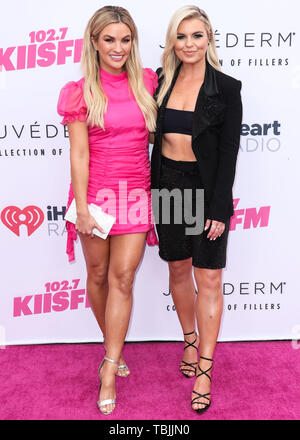 Carson, USA. 01 Juni, 2019. CARSON, LOS ANGELES, Kalifornien, USA - Juni 01: Becca Tilley und Tanya Rad kommen an der 2019 iHeartRadio Wango Tango an der Würde des Menschen Gesundheit Sport Park und am 1. Juni 2019 in Carson, Los Angeles, Kalifornien, USA, statt. (Foto von Xavier Collin/Image Press Agency) Quelle: Bild Presse Agentur/Alamy leben Nachrichten Stockfoto