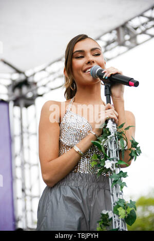 CARSON, CA - Jun 01: Madison Bier führt auf dem KIIS FM Wango Tango Dorf während der 2019 iHeartRadio Wango Tango an Würde die Gesundheit Sport Park am Juni 01, 2019 in Carson, Kalifornien. Foto: imageSPACE Stockfoto