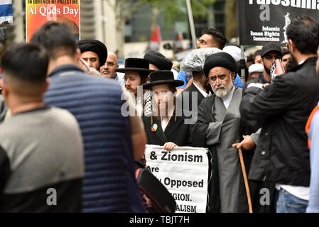 London, Großbritannien. 2. Juni 2019. Die jährlichen Al Quds Tag London Protestmarsch und Kundgebung, eine Demonstration zur Unterstützung des palästinensischen Volkes. Eine kleinere Gegendemonstration von Unterstützern Israels erfolgt ebenfalls. Stockfoto