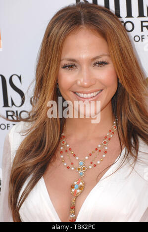 LOS ANGELES, Ca. August 01, 2007: Jennifer Lopez auf der Los Angeles Premiere ihres Films "El Cantante" an der Directors Guild of America. © 2007 Paul Smith/Featureflash Stockfoto