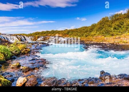 Bruarfoss Wasserfall im Sommer, South Island, Island Stockfoto