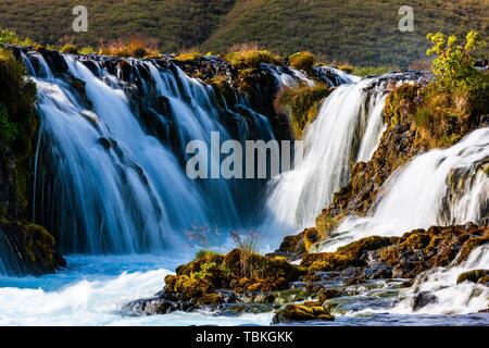 Bruarfoss Wasserfall im Sommer, South Island, Island Stockfoto