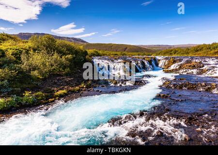 Bruarfoss Wasserfall im Sommer, South Island, Island Stockfoto