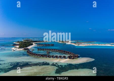 Luftaufnahme, Lagune der Malediven Insel Olhuveli mit Wasser Bungalows, Süd-Male-Atoll, Malediven Stockfoto