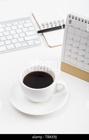 Kreative Kombination von Büromaterial Stockfoto